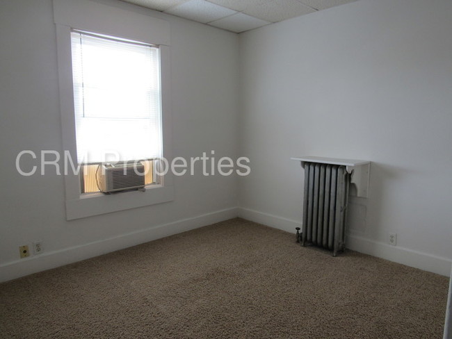 Building Photo - 201 N Philips St #202