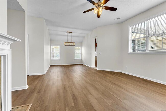 Foto del edificio - 3925 Claiborne Cir