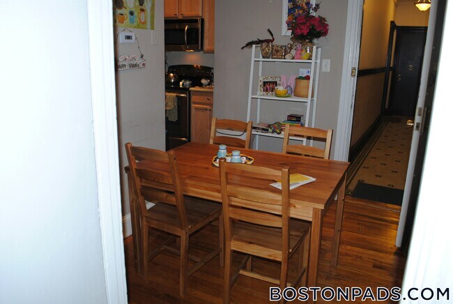 Foto del edificio - 61 Park Dr