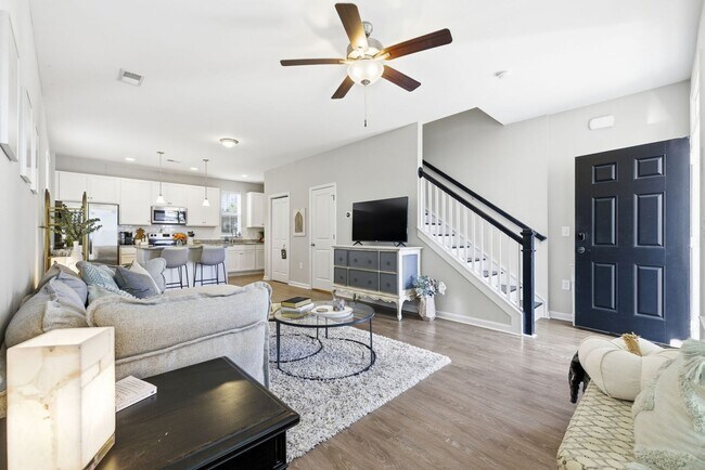 Foto del edificio - The Cottages at St James Square