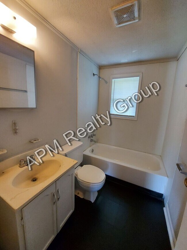 Building Photo - 2710-A Howell Ct