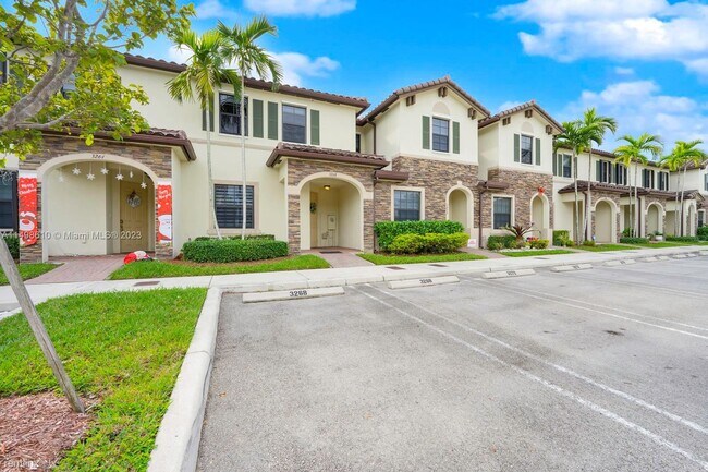 Building Photo - 3 br, 2.5 bath Townhome - 3268 W 92nd Pl