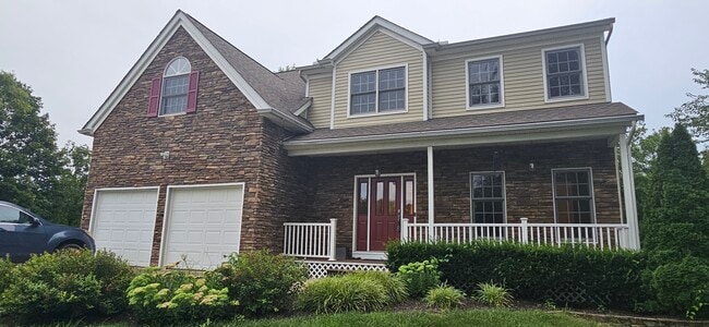 Building Photo - 1740 Magnolia Ct