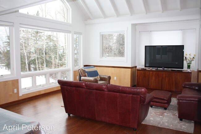 Building Photo - 5 br, 4.5 bath House - 5163 Greenwood Road