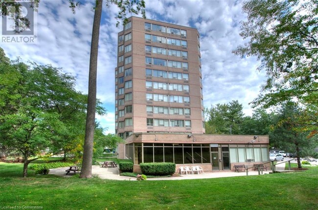Building Photo - 3227 KING St