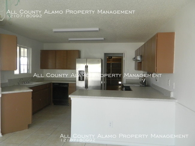 3 bedroom 2.5 bath House for Rent in San Antonio, TX