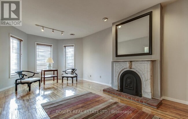 Building Photo - 376 Berkeley St