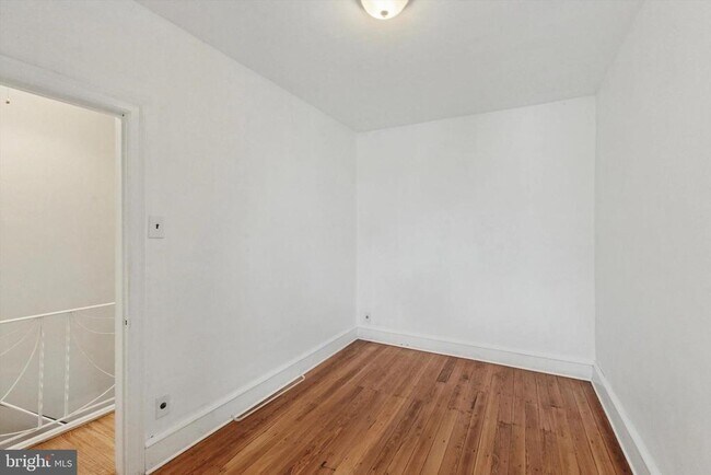 Foto del edificio - 2954 Miller St