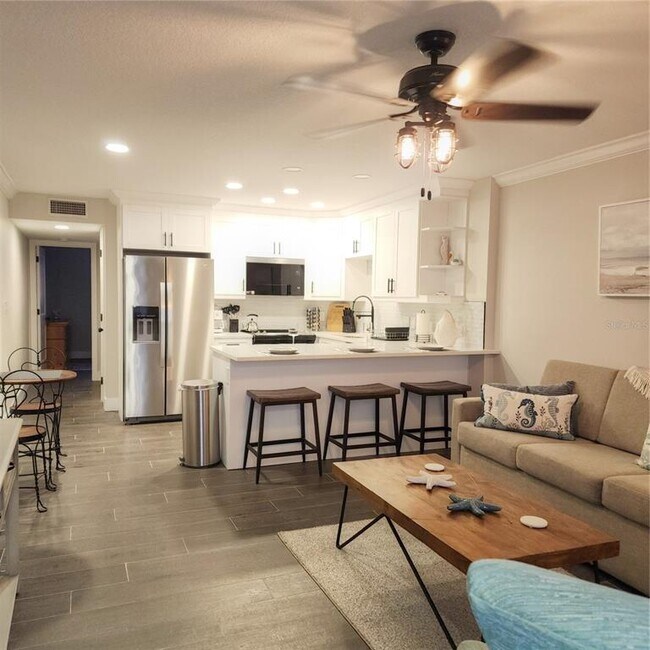 Building Photo - 8535 Blind Pass Dr