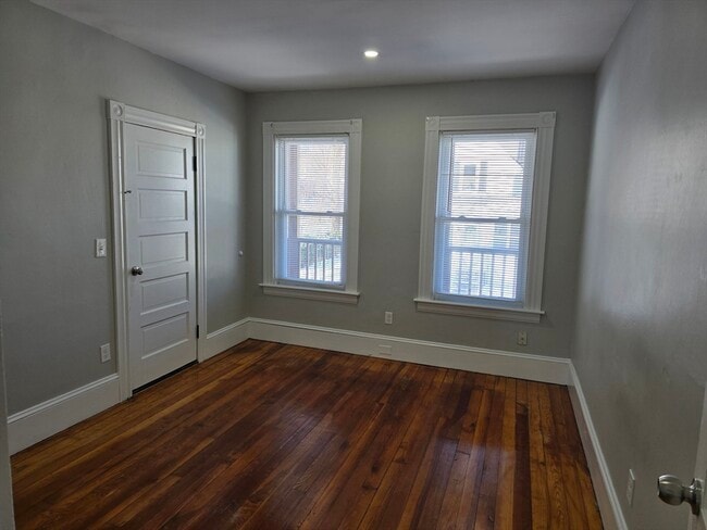 Building Photo - 62 Hartford St