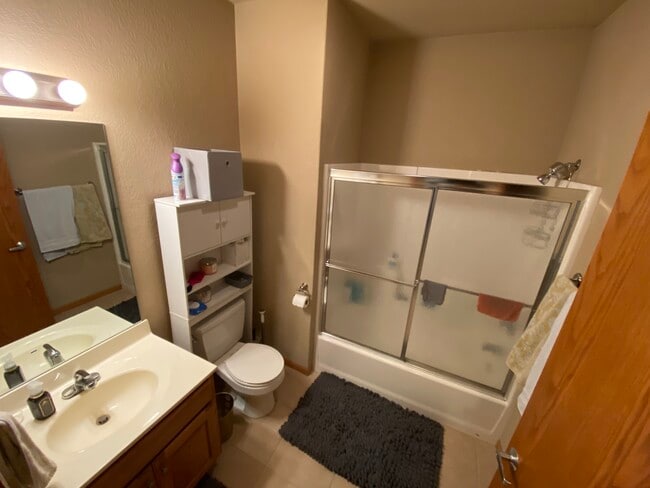 Foto del edificio - 1203 Thurston St