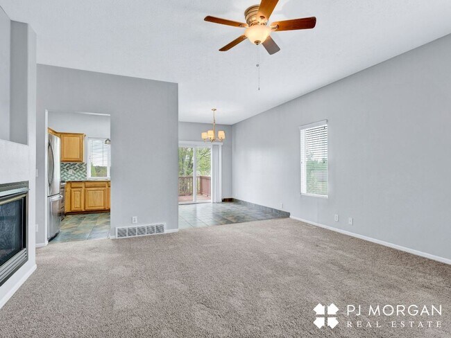 Foto del edificio - Charming 3 bedroom, 2 bathroom Duplex with...