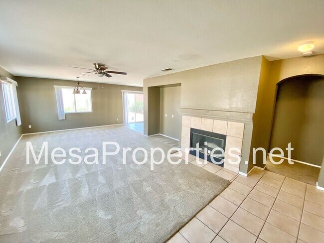 Foto del edificio - 12068 White Oak Ct