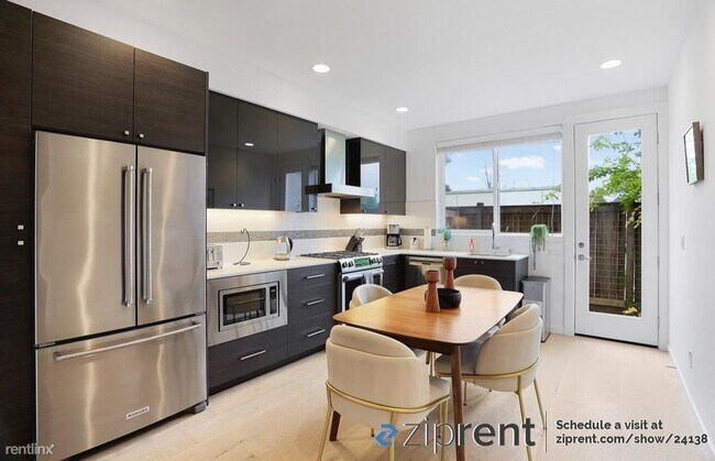 Foto del edificio - 3 br, 2.5 bath Townhome - 122 20th Avenue,...