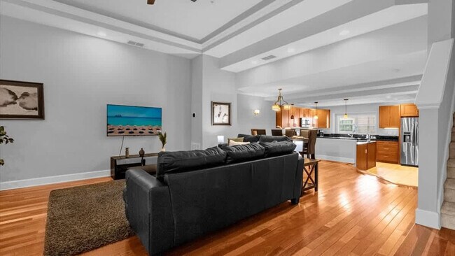 Building Photo - 14590 Damai Ln