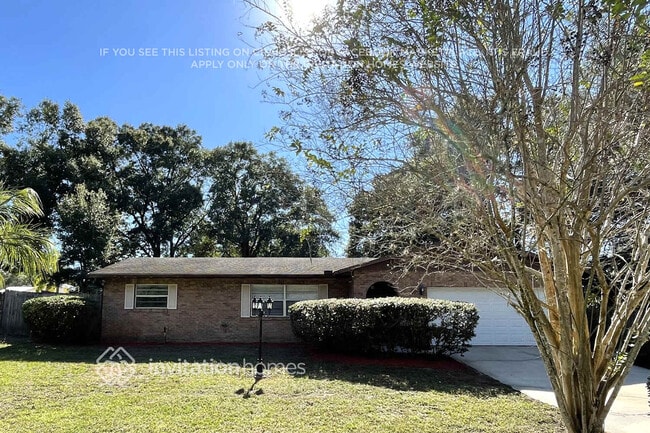 Building Photo - 712 Vassar Rd