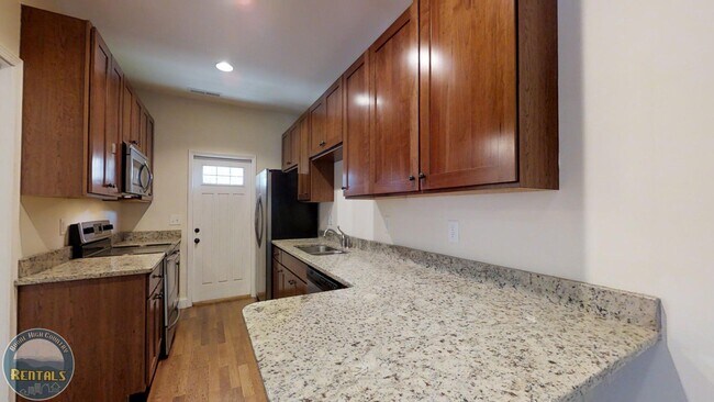 Foto del interior - Forrest Edge Townhomes! - 4bd/4ba: Centrally Located! Upscale Student Living!