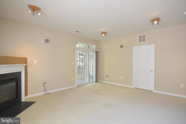 Building Photo - 13991 Sawteeth Way