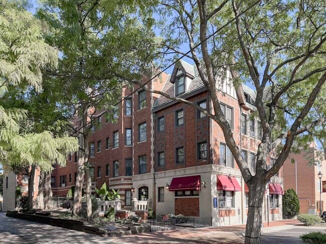 Building Photo - 369 Hazel Ave