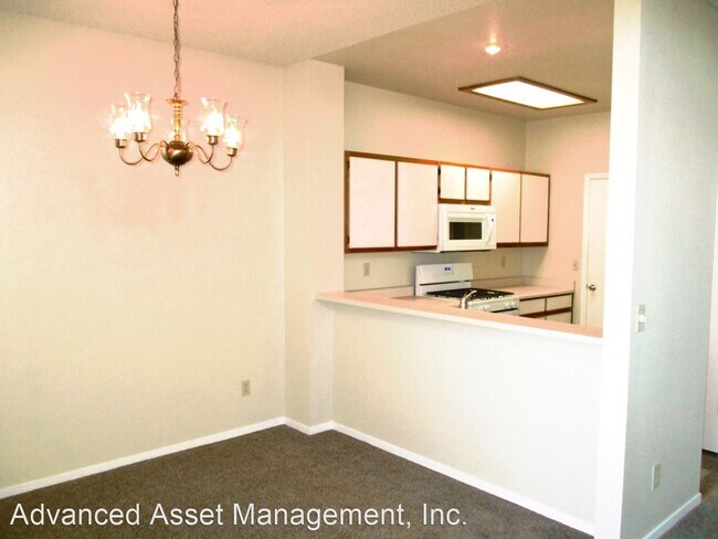 Building Photo - 2 br, 2.5 bath House - 4071 Snowshoe Lane