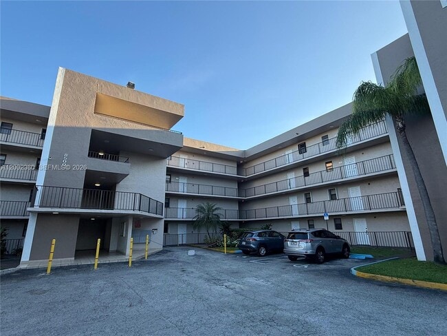 Foto del edificio - 8500 NW 8th St