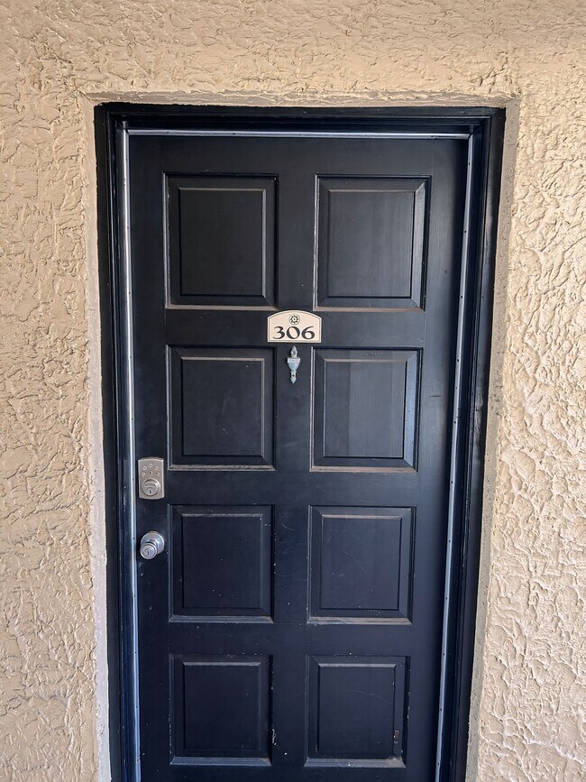 Foto del edificio - 5304 W Kennedy Blvd