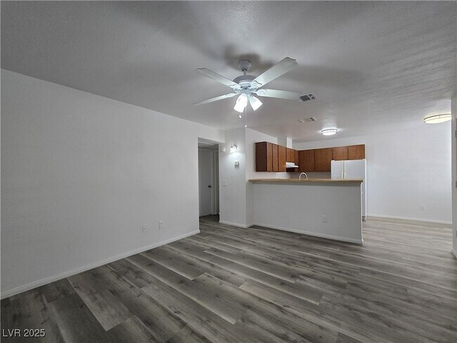 Foto del edificio - 2742 Alicialynn Way