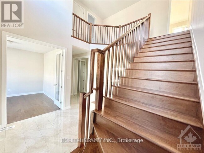 Building Photo - 764 Eminence St