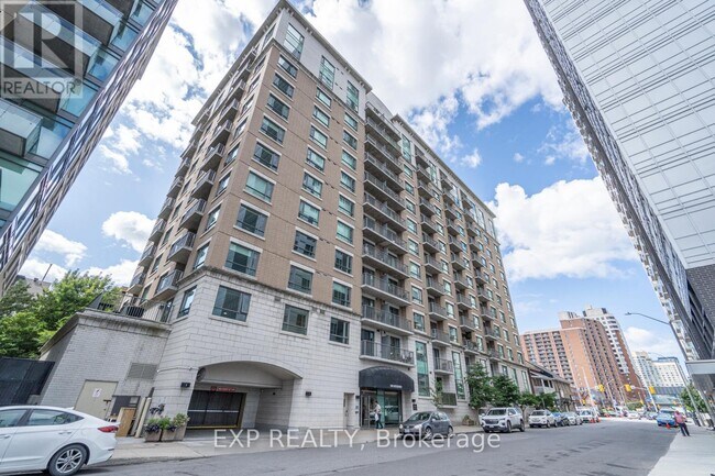 Building Photo - 200 Besserer St