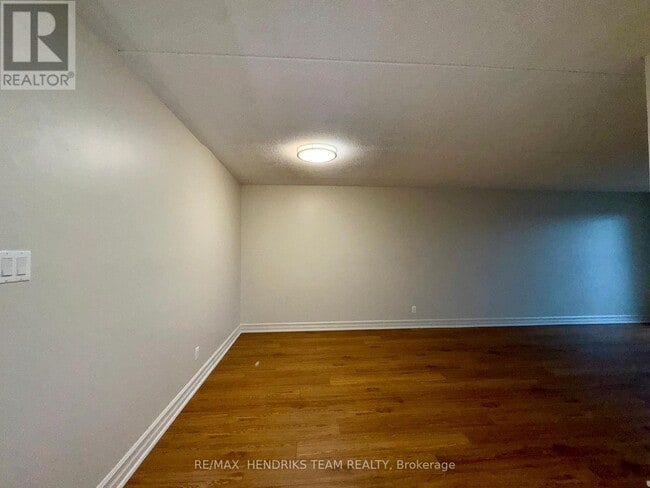 Photo du bâtiment - 16 Capner St