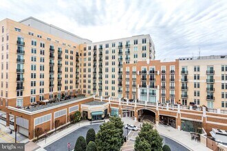 Building Photo - 155 Potomac Passage