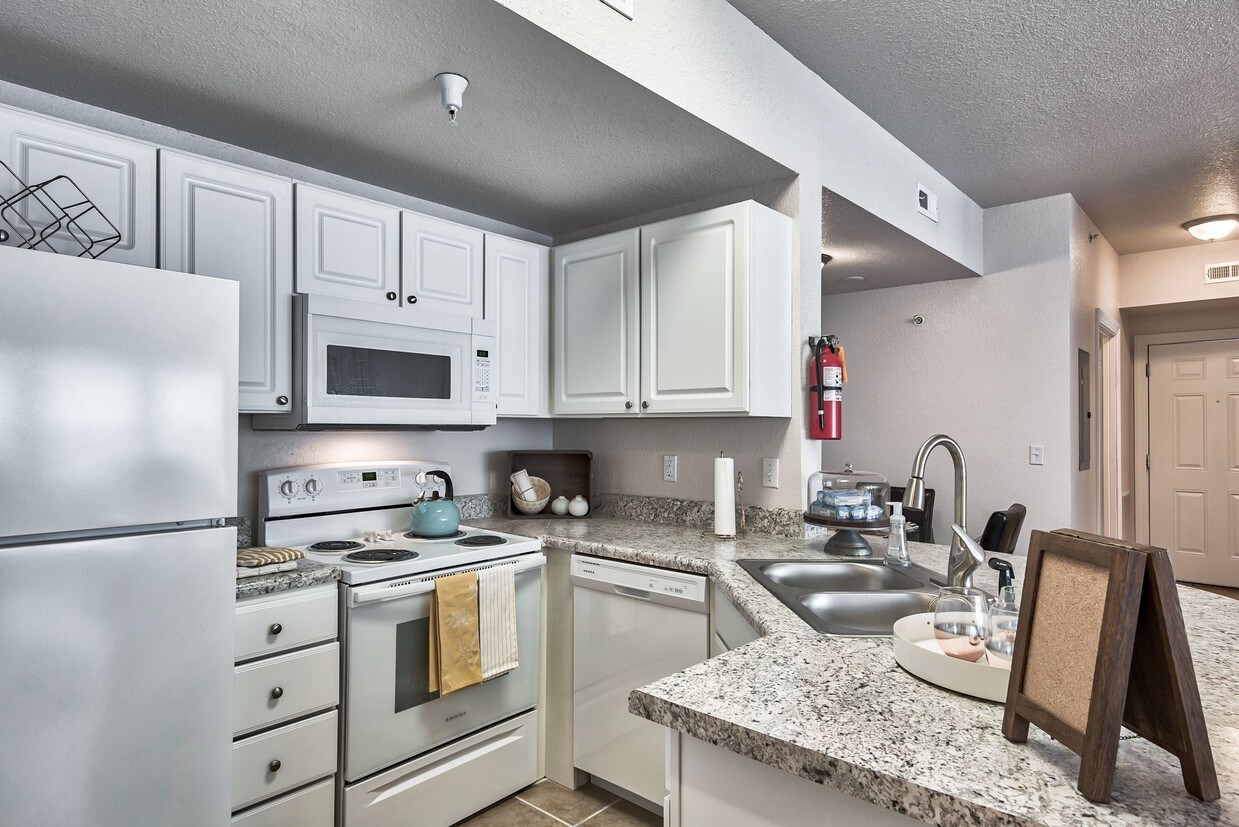 Cocina - The Pointe on College