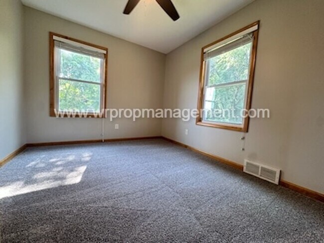 Building Photo - 3 bed 1 Bath Ranch in Bedford School District
