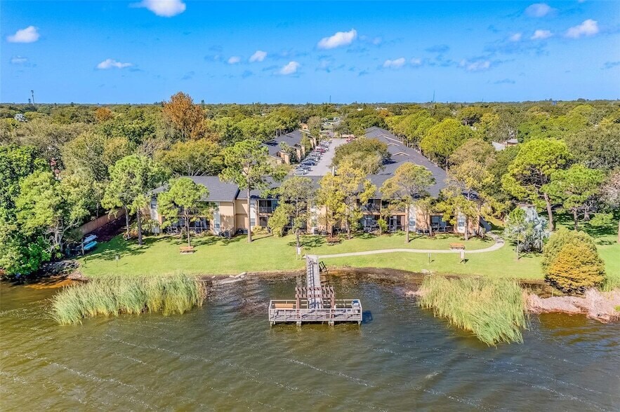 Foto principal - 10195 Sailwinds Blvd N