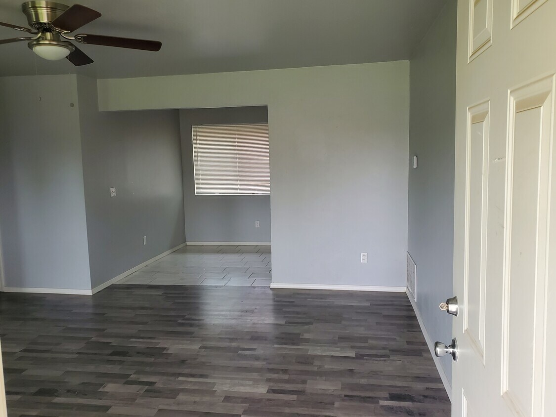 Foto principal - 1500 Regency Blvd