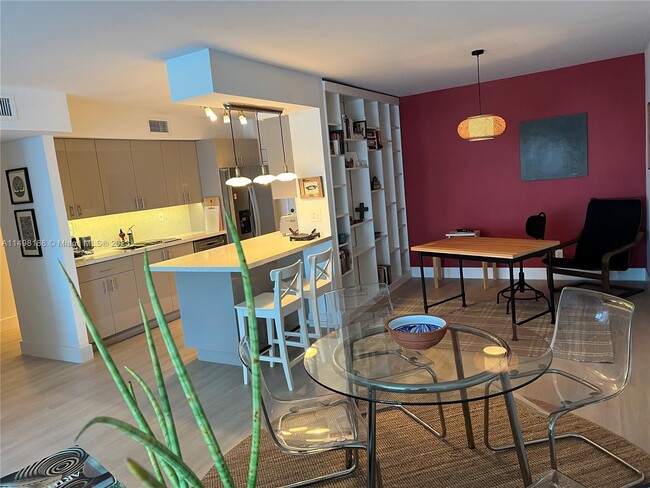 Building Photo - 150 Ocean Ln Dr