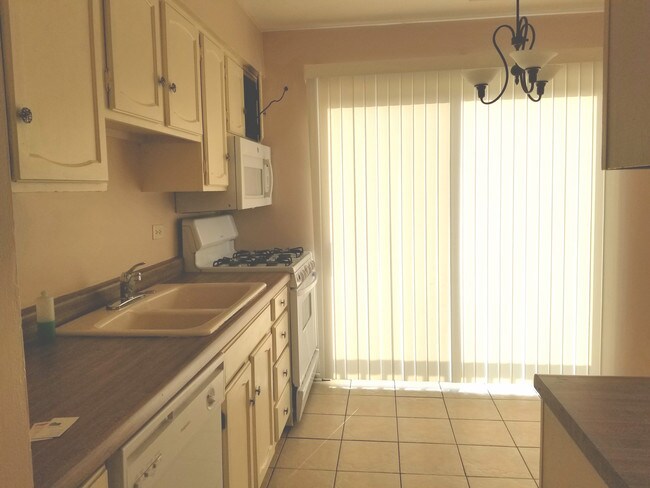 Foto del edificio - 335 Springlake Ln