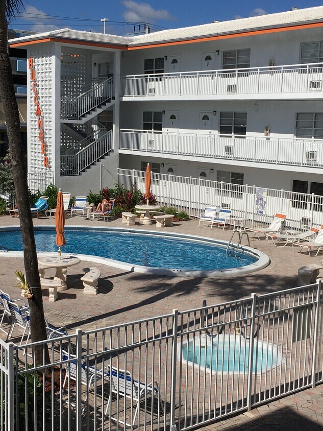 120 NE 20th Ave, Deerfield Beach, FL 33441 Condo for Rent in