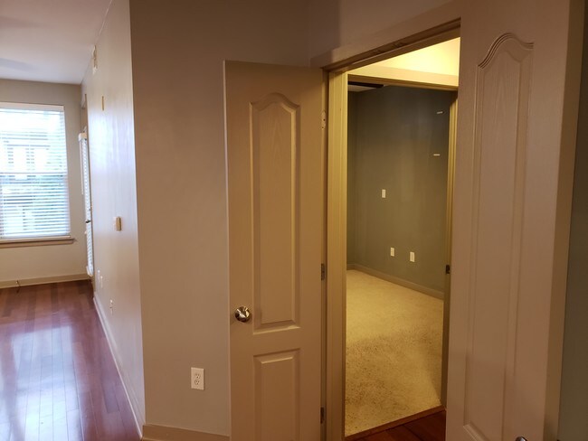 Foto del edificio - 390 17th St NW