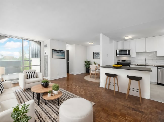 Photo de l'intérieur - 7110 Darcel Ave