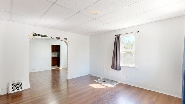 Building Photo - 2128 Fordney St