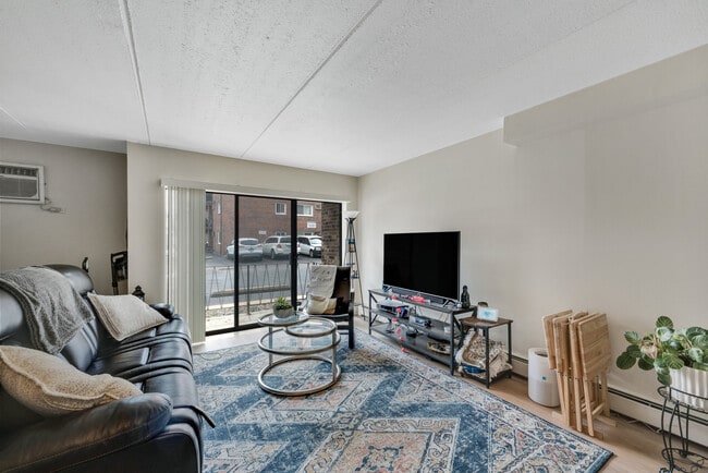 Foto del edificio - 7117 W 93rd St