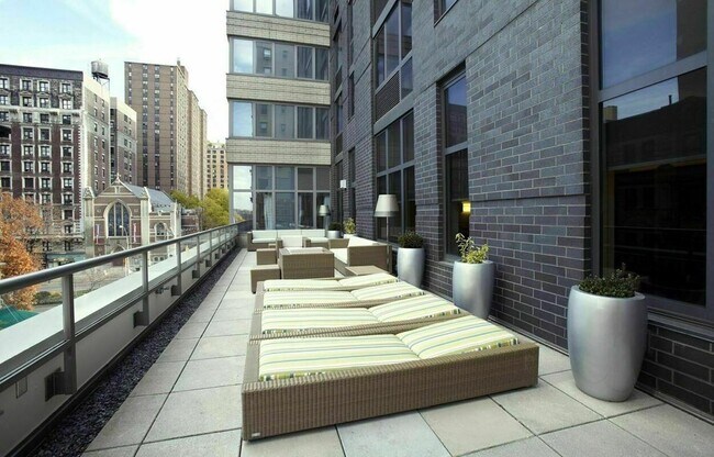 Building Photo - 250 West 93rd Street