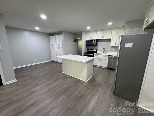 Building Photo - 2501 Kilborne Dr