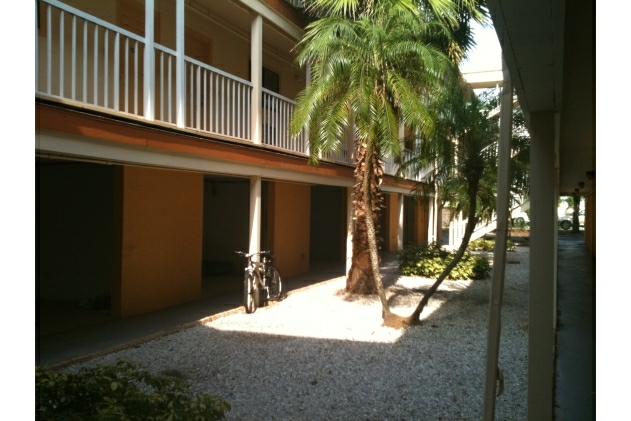 Bayou Courtyard - Seminole Vista