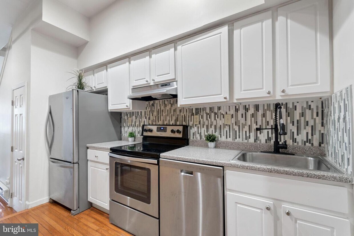Foto principal - 104 N 2nd St
