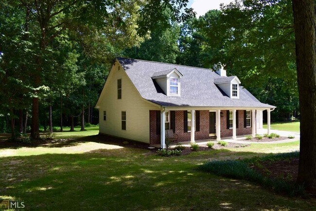 Building Photo - 595 Mackinaw Dr