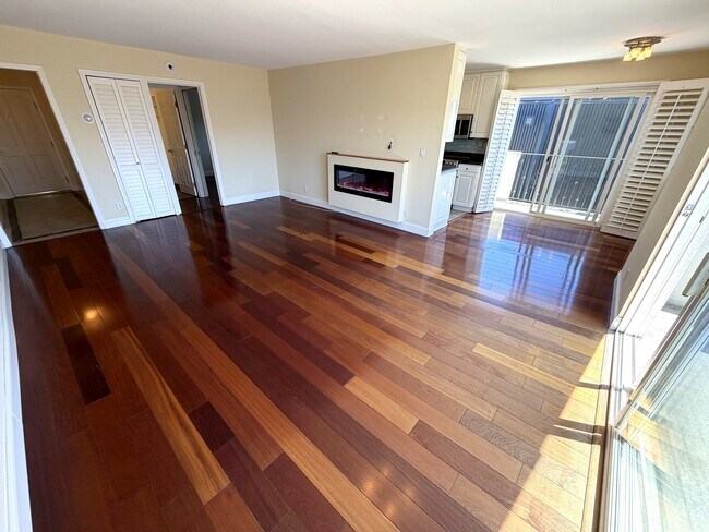 Building Photo - 2308 Schader Dr