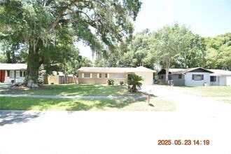 Building Photo - 4432 Tarpon Dr