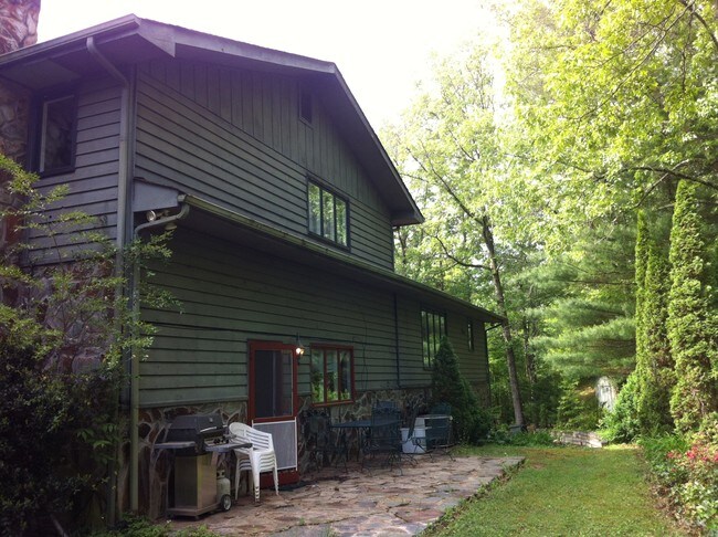 Building Photo - 530 Marble City Rd